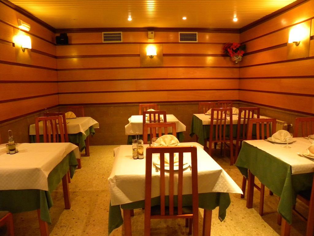 Hotel Restaurante Casa Fernando Ballota Buitenkant foto